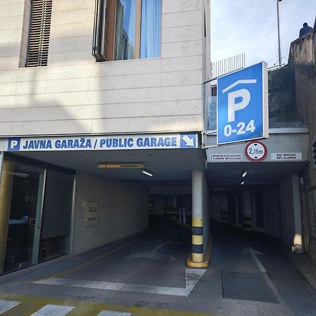 Apartment Central Old Town With Private Indoor Garage Parking Split Ngoại thất bức ảnh