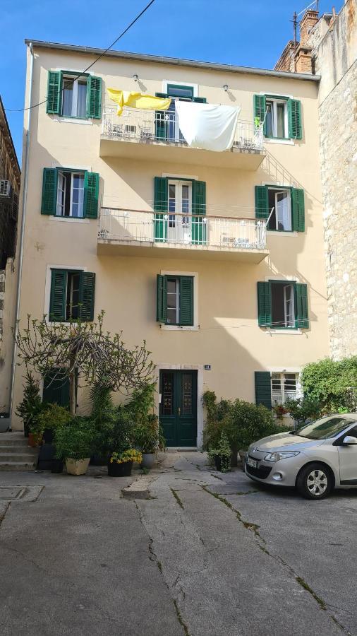 Apartment Central Old Town With Private Indoor Garage Parking Split Ngoại thất bức ảnh