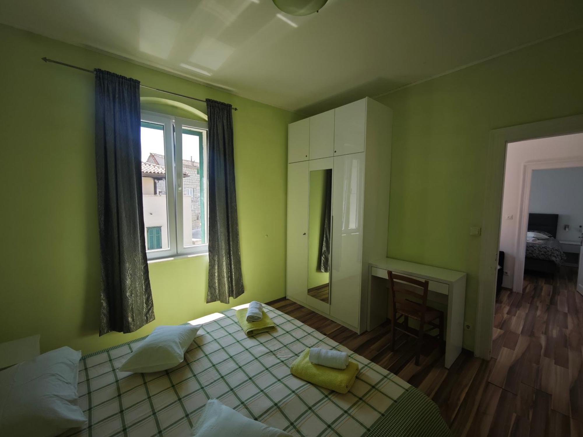 Apartment Central Old Town With Private Indoor Garage Parking Split Ngoại thất bức ảnh