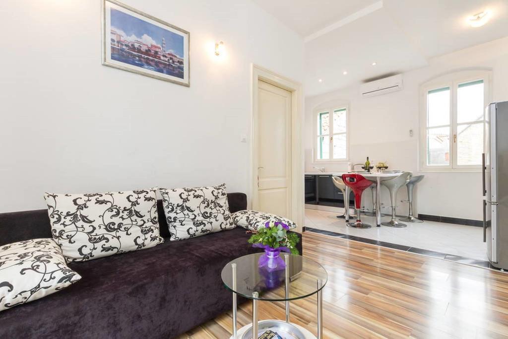 Apartment Central Old Town With Private Indoor Garage Parking Split Ngoại thất bức ảnh