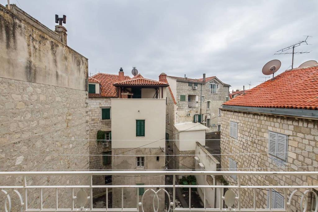 Apartment Central Old Town With Private Indoor Garage Parking Split Ngoại thất bức ảnh