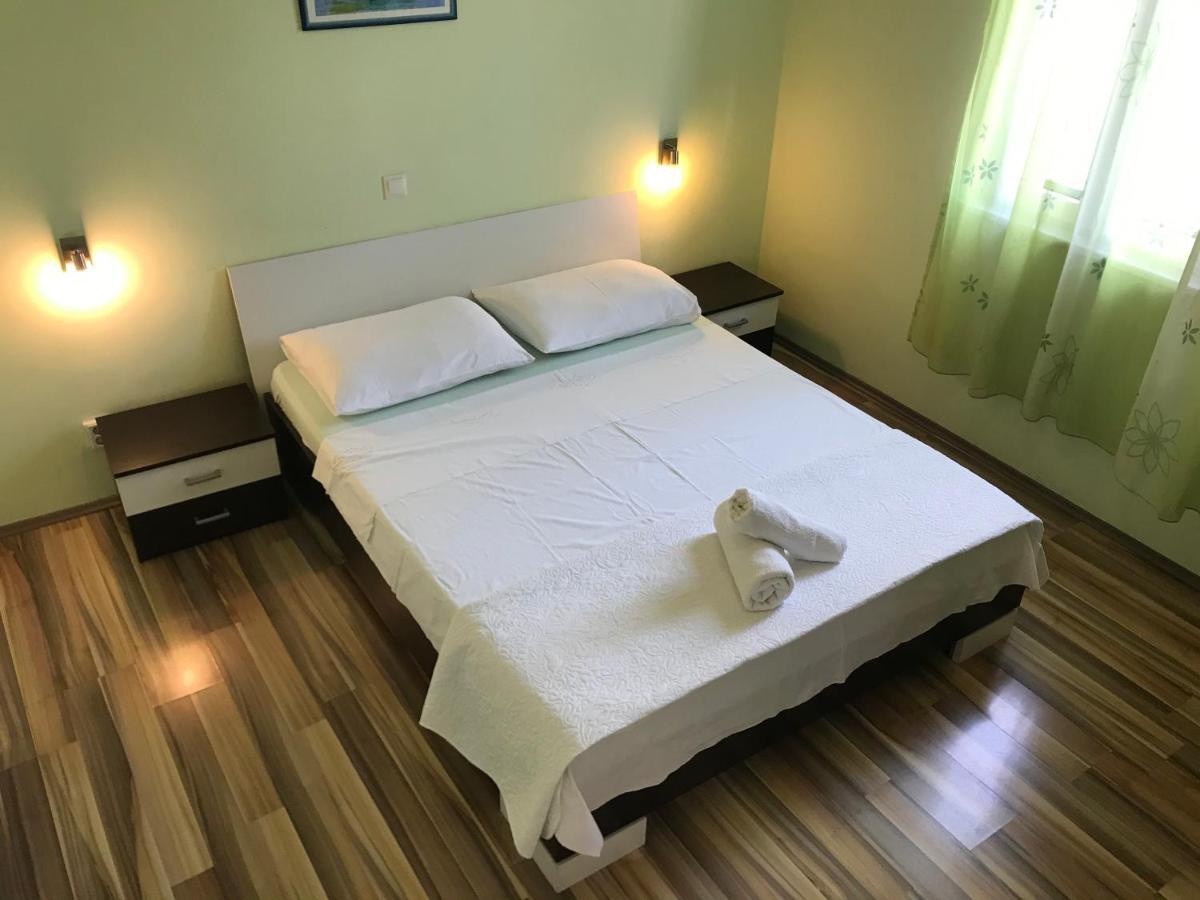 Apartment Central Old Town With Private Indoor Garage Parking Split Ngoại thất bức ảnh